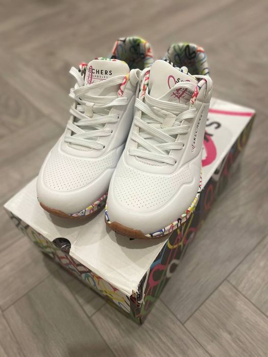 Кросівки жіночі Skechers