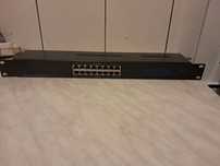 Zasilacz PoE 8p RACK 19