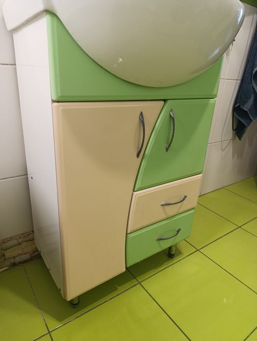 Умывальник з раковиной 60 см