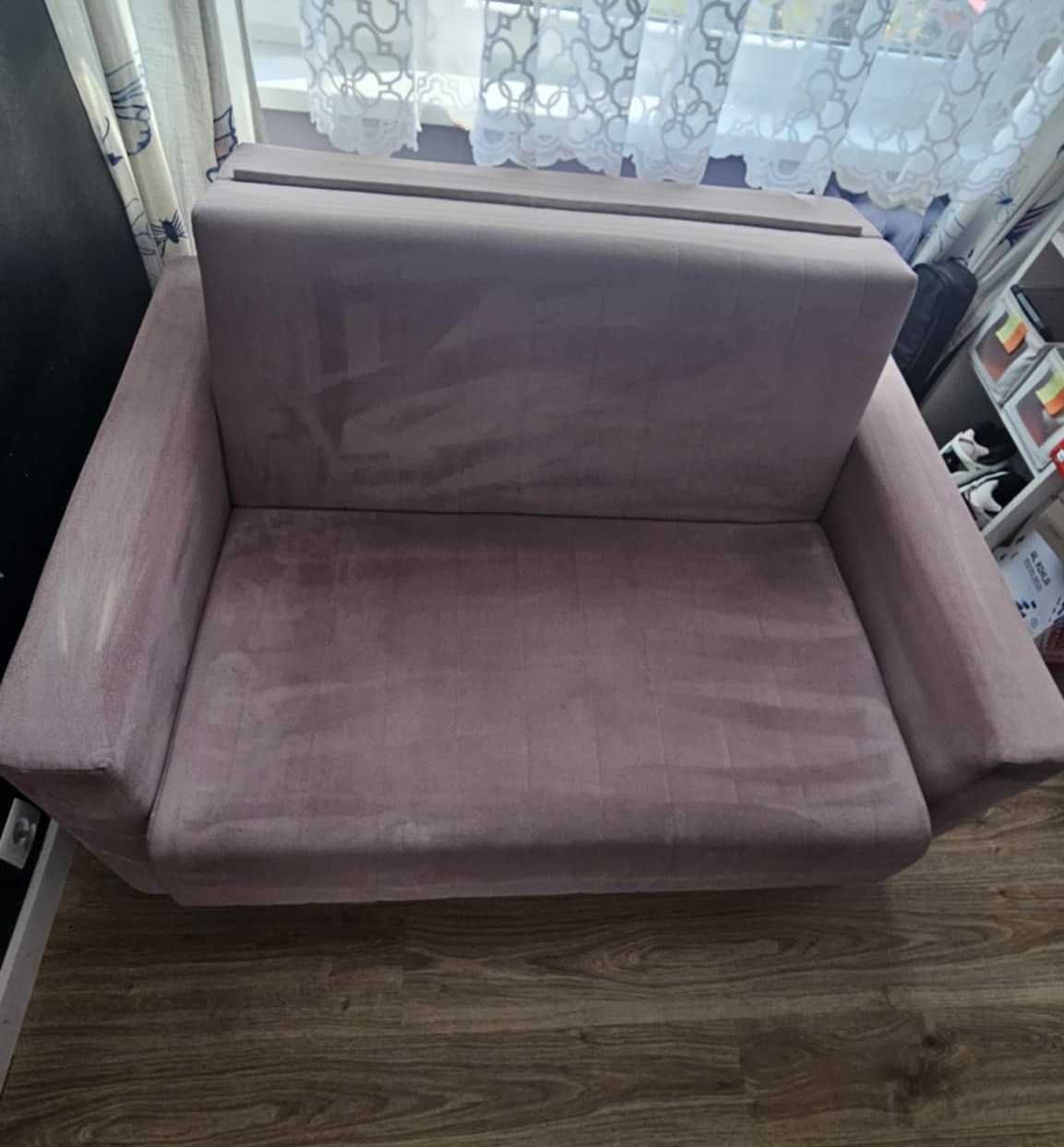 Sofa amerykańska różowa, kanapa rozkładana ze schowkiem na pościel