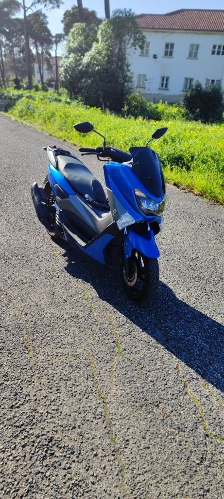 Yamaha nmax 125 scooter.