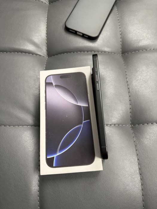 Apple iPhone 16 Pro Max 256GB eSIM Black Titanium (MYW33) Neverlock