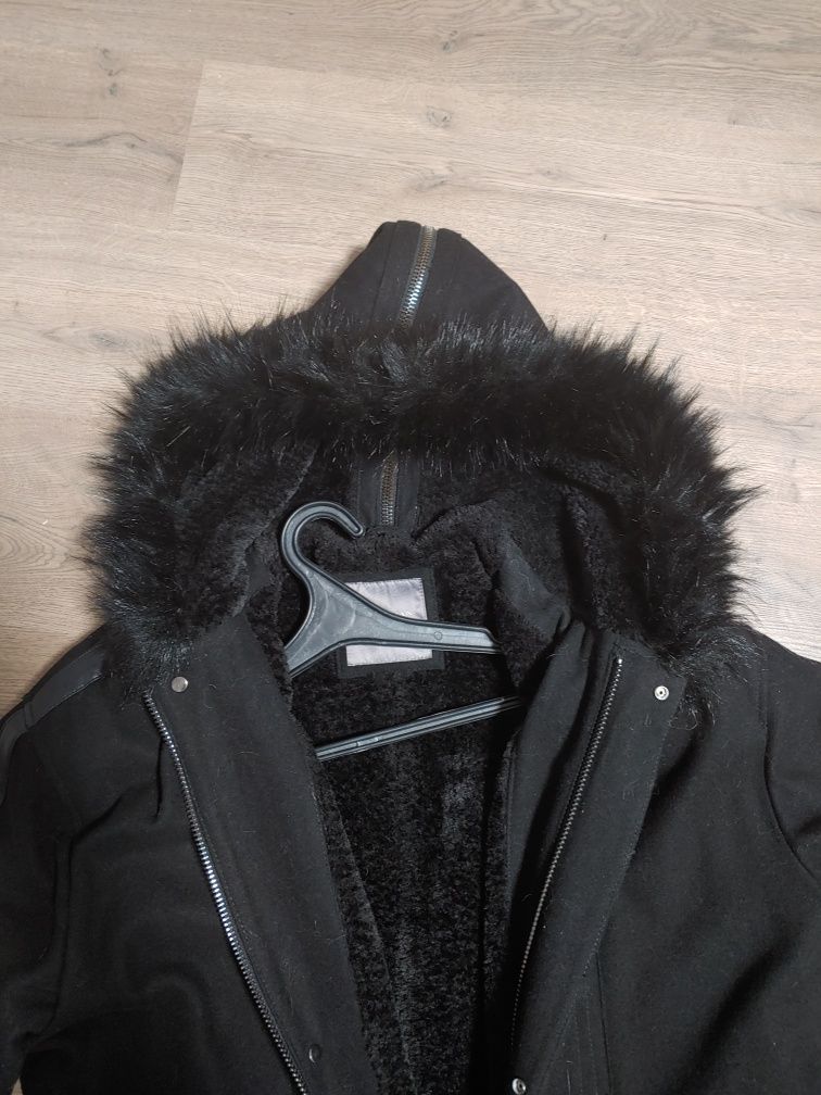 Зимнее пальто Zara с мехом
