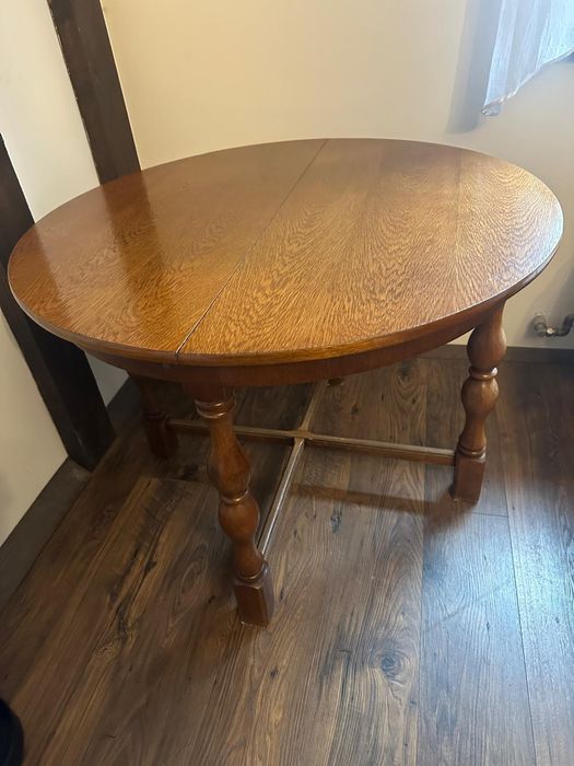 Stół okrągły rozkładany