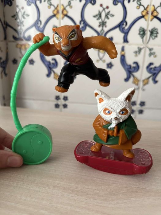 Panda Kung Fu peluches Tarzan mcdonalds filme disney 2000