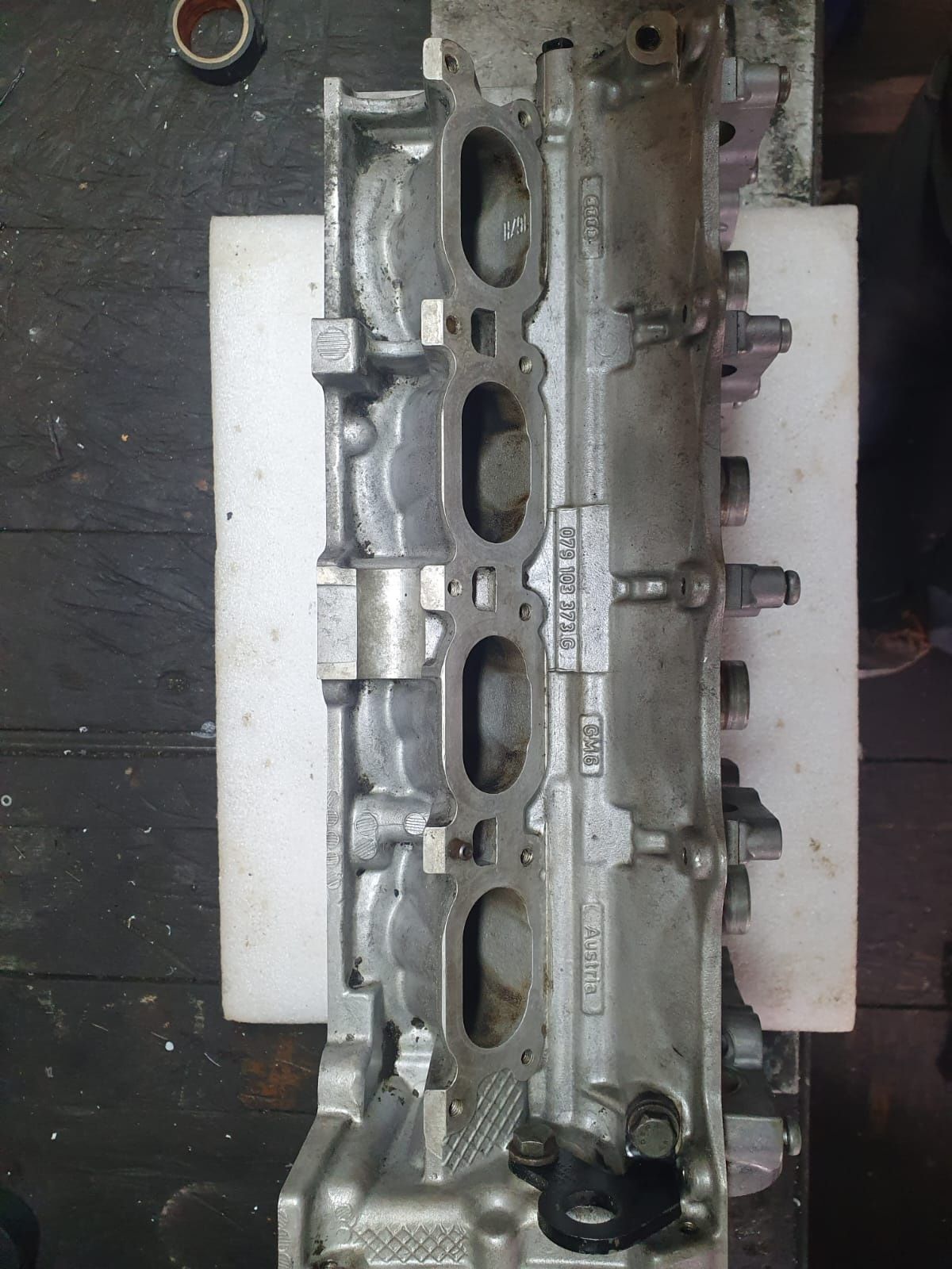 Głowica prawa audi a6,s4 4.2 V8