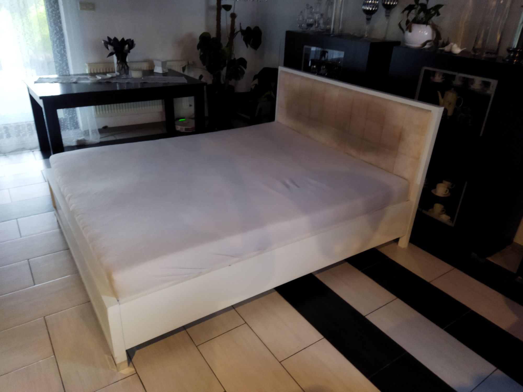 Łóżko 160x200 wezgłowie tapicerowane