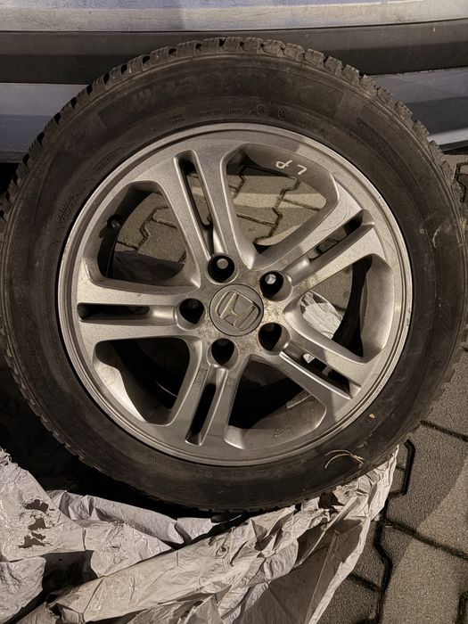 Felgi aluminiowe z oponami zimowymi