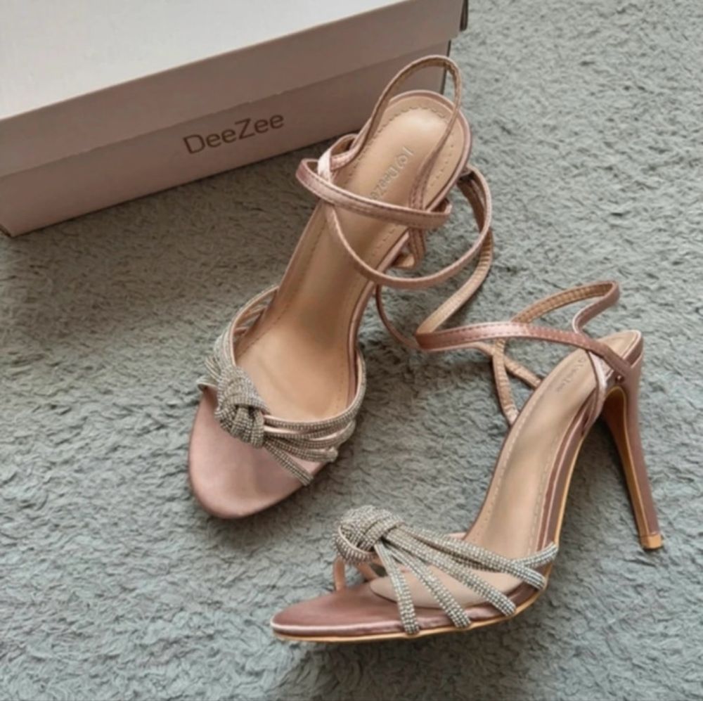 Buty na obcasie sandały szpilki z kryształkami błyszczące deezee