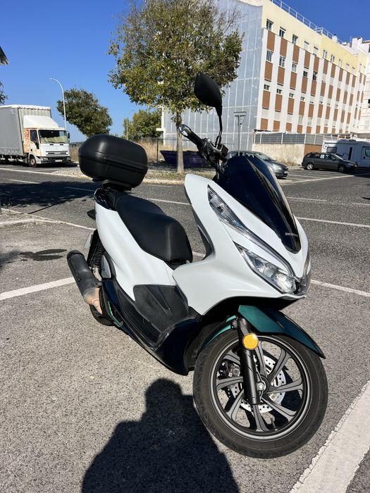 Moto PCX 2018 com apenas 33 mil km