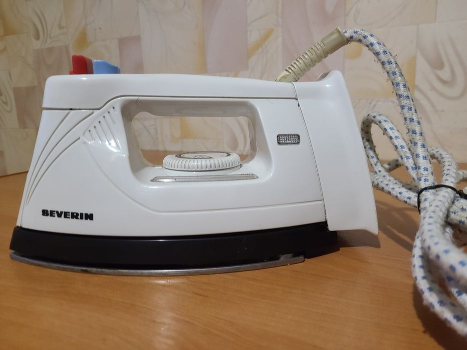 Продам утюг Severin
