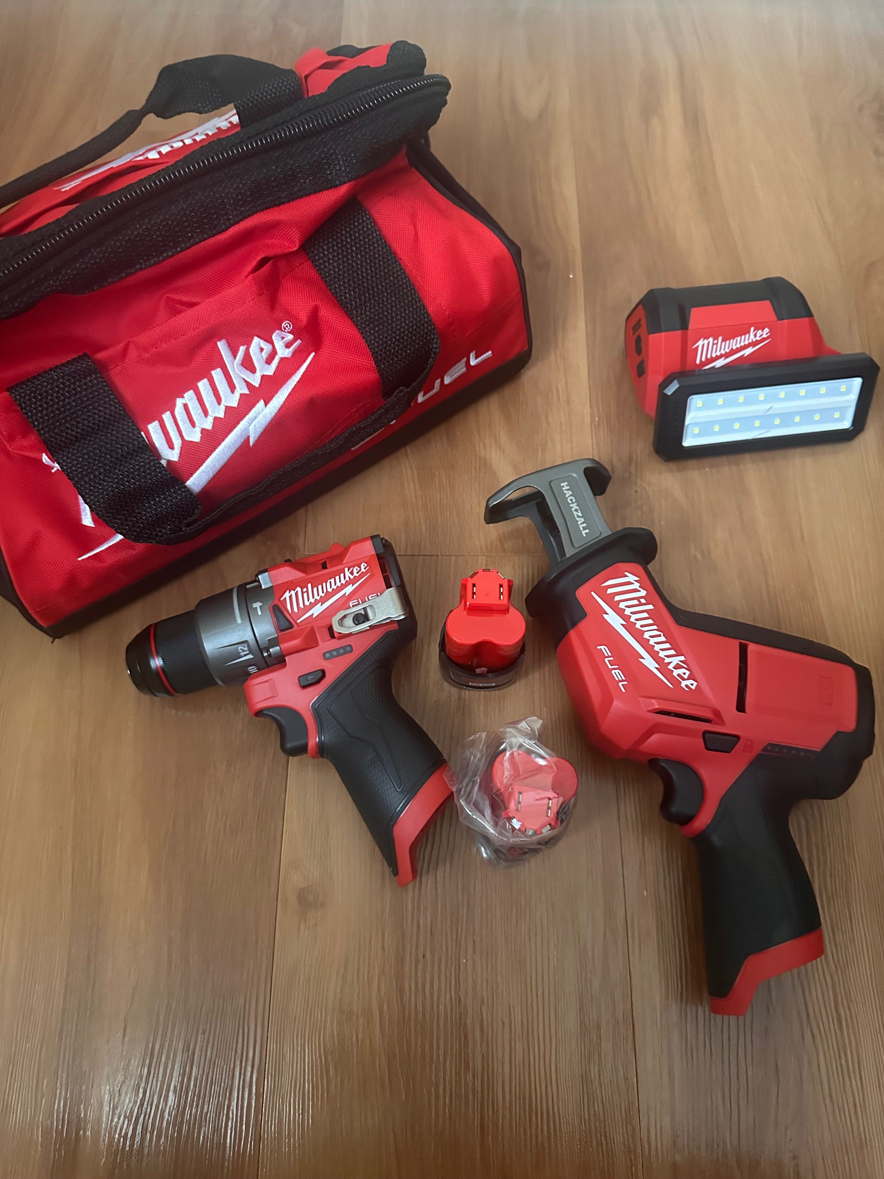 Zestaw Milwaukee M12 FUEL Wiertarko-wkrętarka, Piła, Latarka, 2Baterie