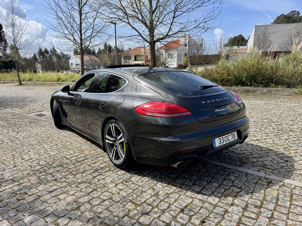 Porsche Panamera S E-Hybrid (plug-in) 3.0 V6 416cv