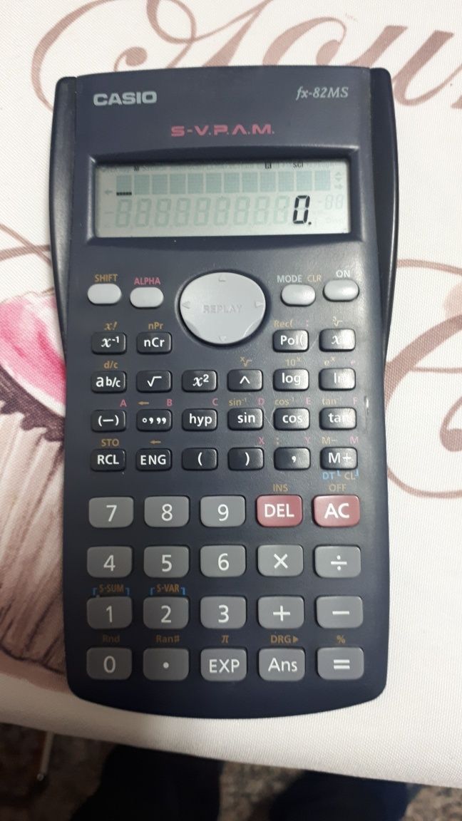 Calculadora  científica Casio fx 82 MS