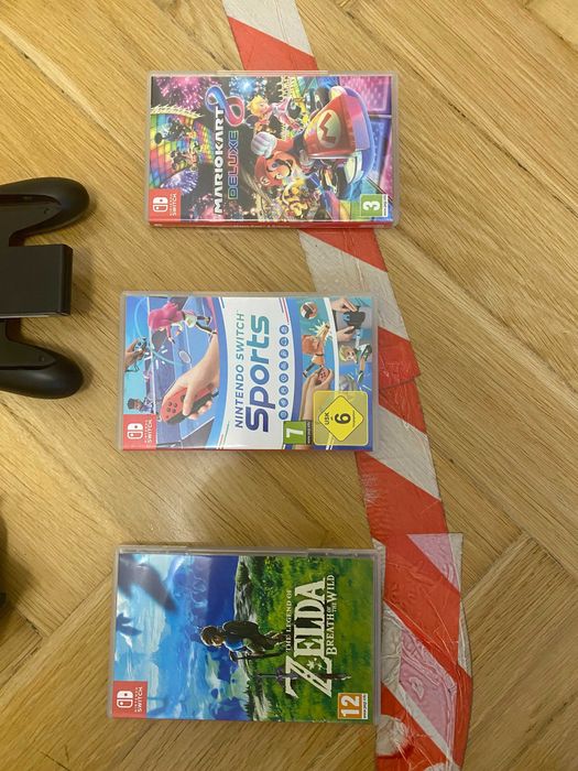 Nintendo Switch - stan bardzo dobry +3 gry +pokrowiec
