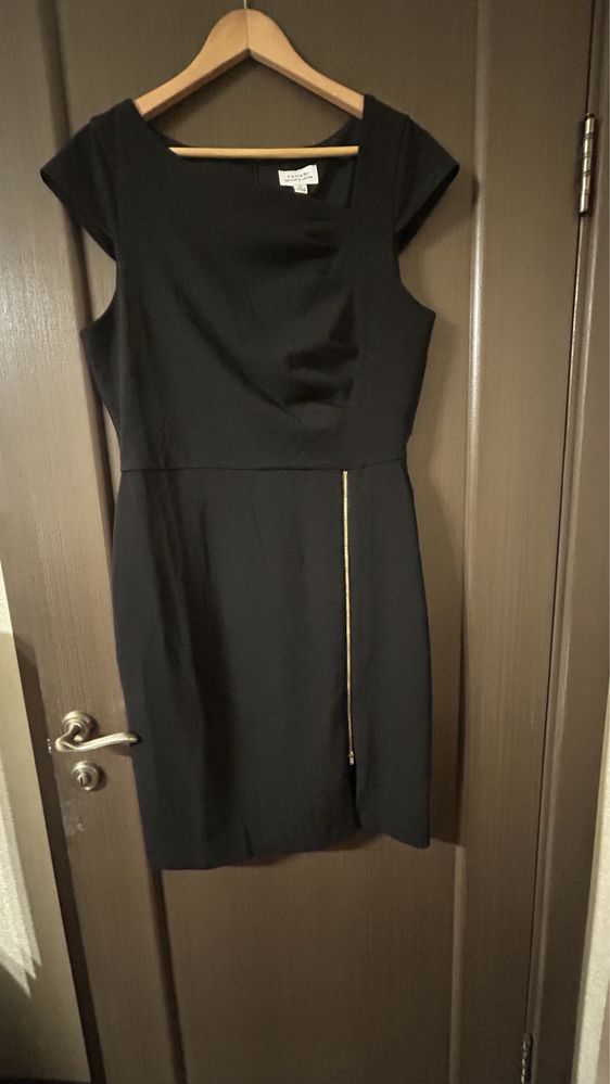 Платье нарядное черного цвета