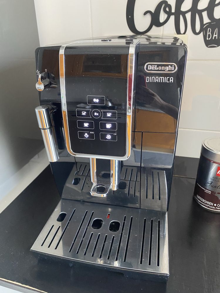 Cafeteira Automática Delonghi Dinamica