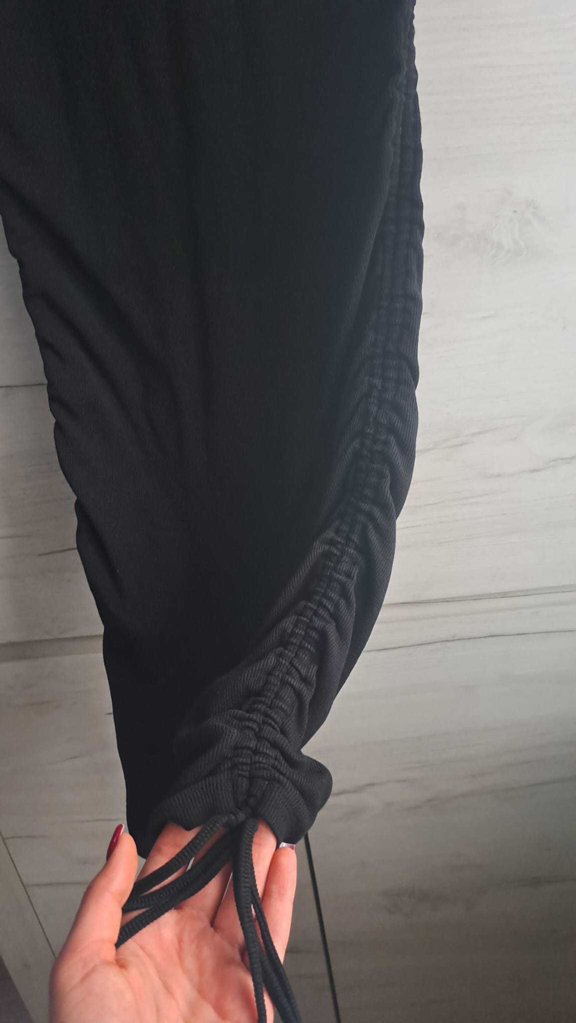 Czarna sukienka z wiązaniami po boku CROPP rozmiar M