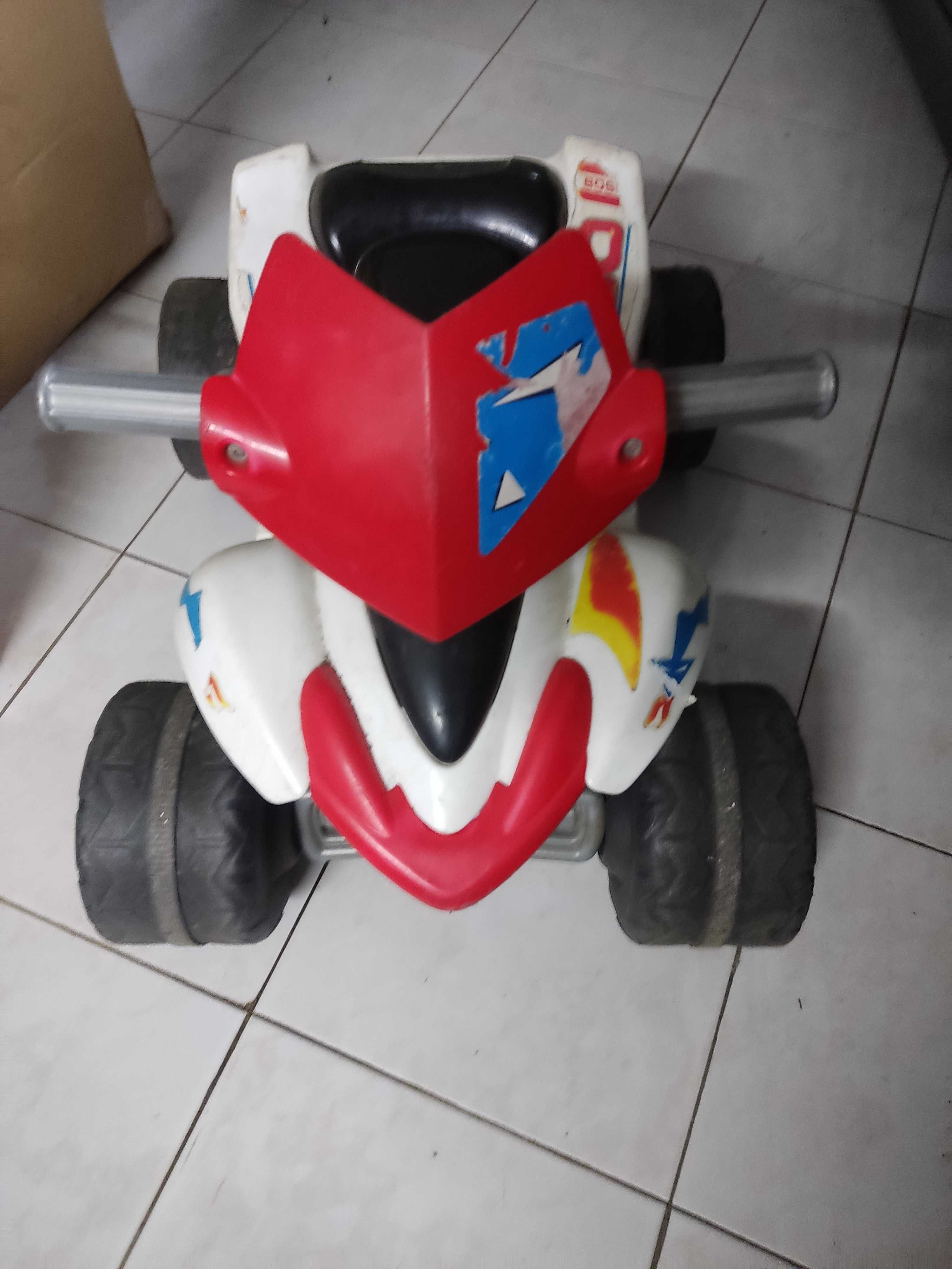Moto 4 a bateria