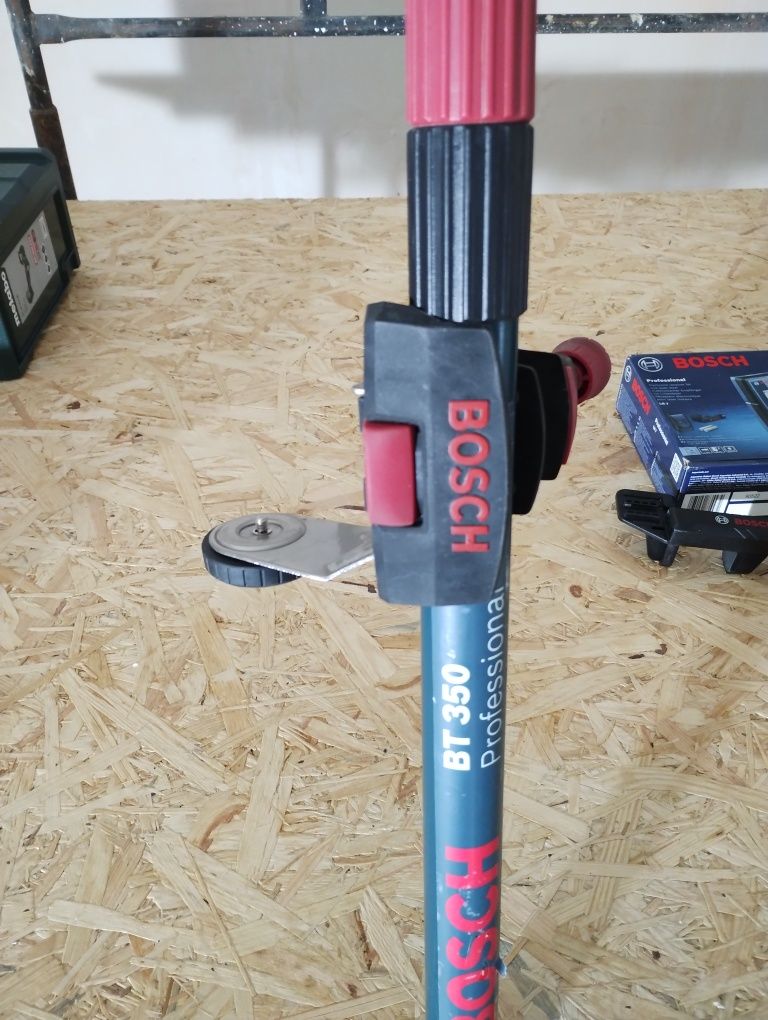 Laser BOSCH GLL 3-80 C plus duży zestaw