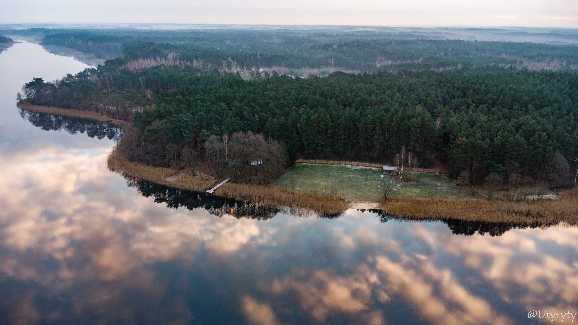 Wynajem działki nad jeziorem - plaża piaszczysta