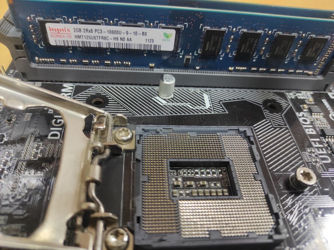 Материнская плата ASUS H81M-D R2.0 (s1150)/g3240/4gb ddr3