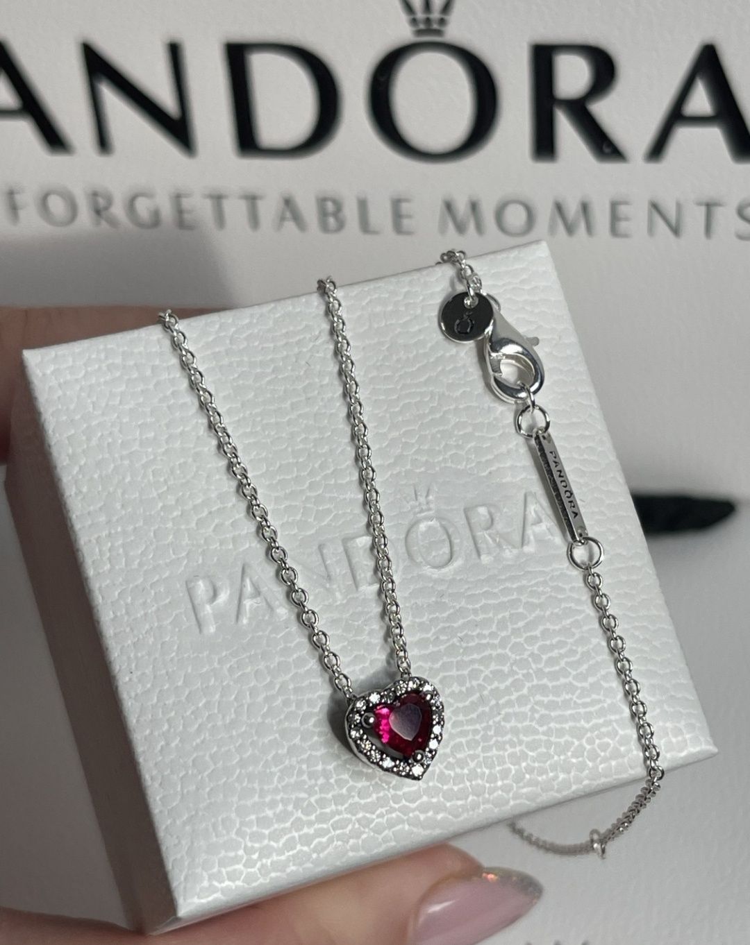Срібні сережки Пандора Щирі почуття Червоне серце Гвіздочки Pandora