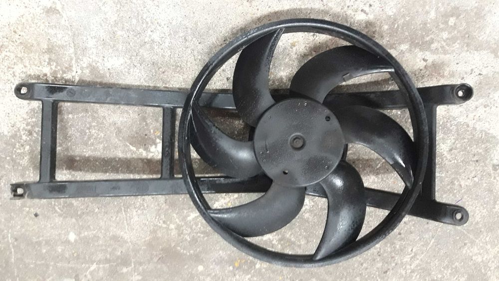 Wentylator z obudową Fiat Panda II pasuje od 03 do 12 roku