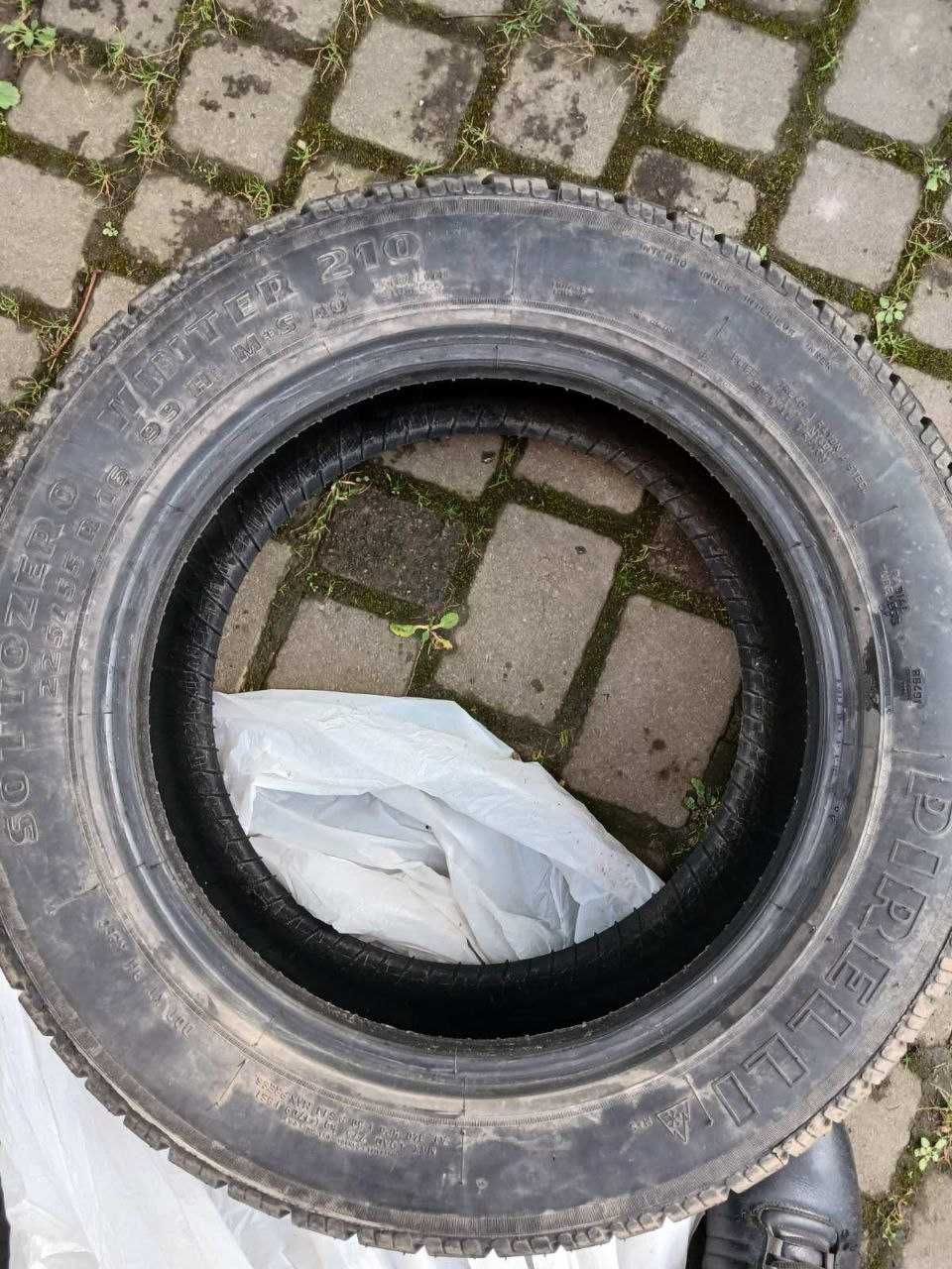 Зимові шини Pirreli 225/55 R16