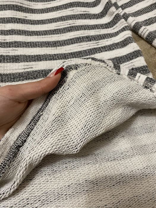 Тепла подовжена кофта-туніка в полоску