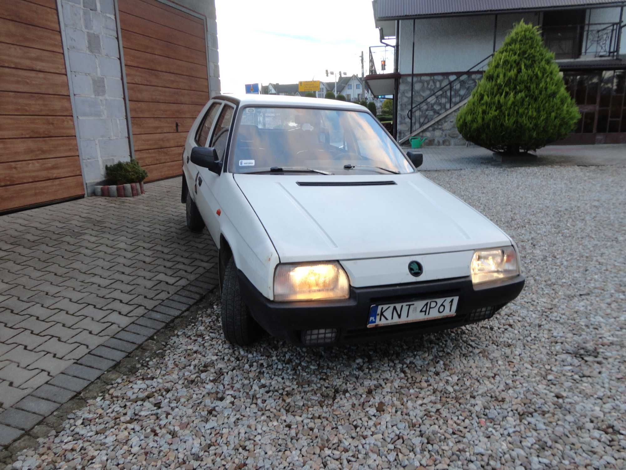 skoda favorit,klasyk,zabytek,zamiana ,deski,wata,styropian,auto,blacha