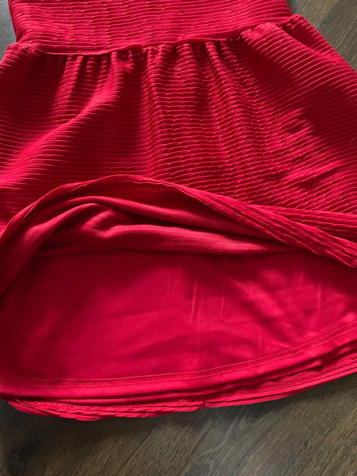 Святкова сукня для дівчинки. Червона сукня.