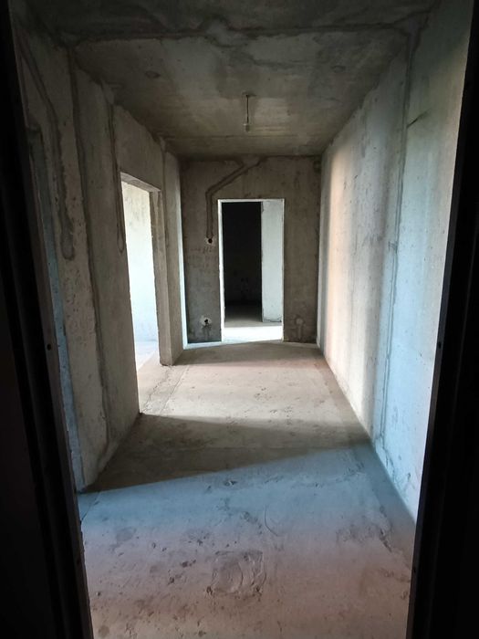 Трикімнатне житло в затишній новобудові на Троєщині