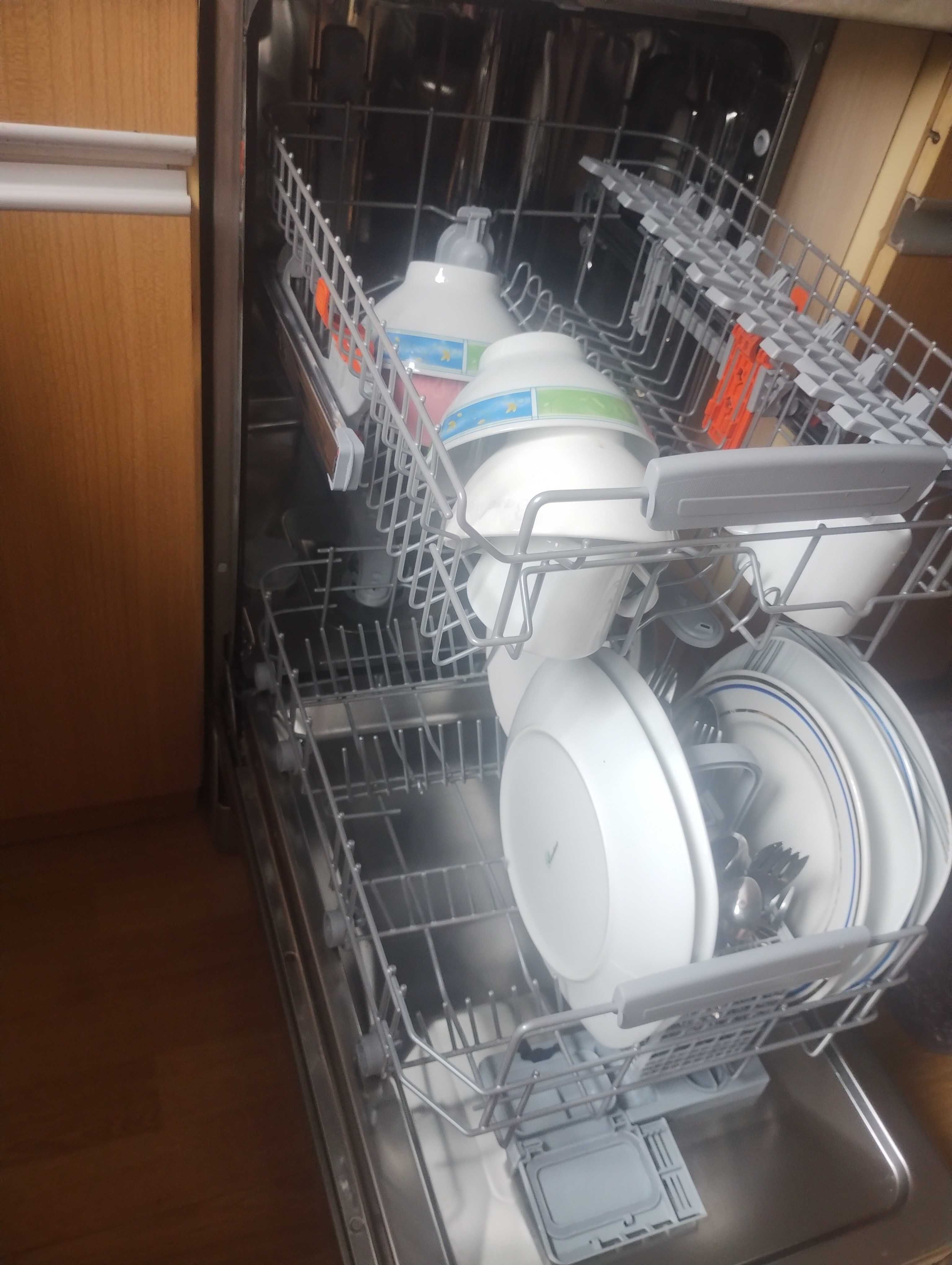 Zmywarka wolnostojąca  Hotpoint