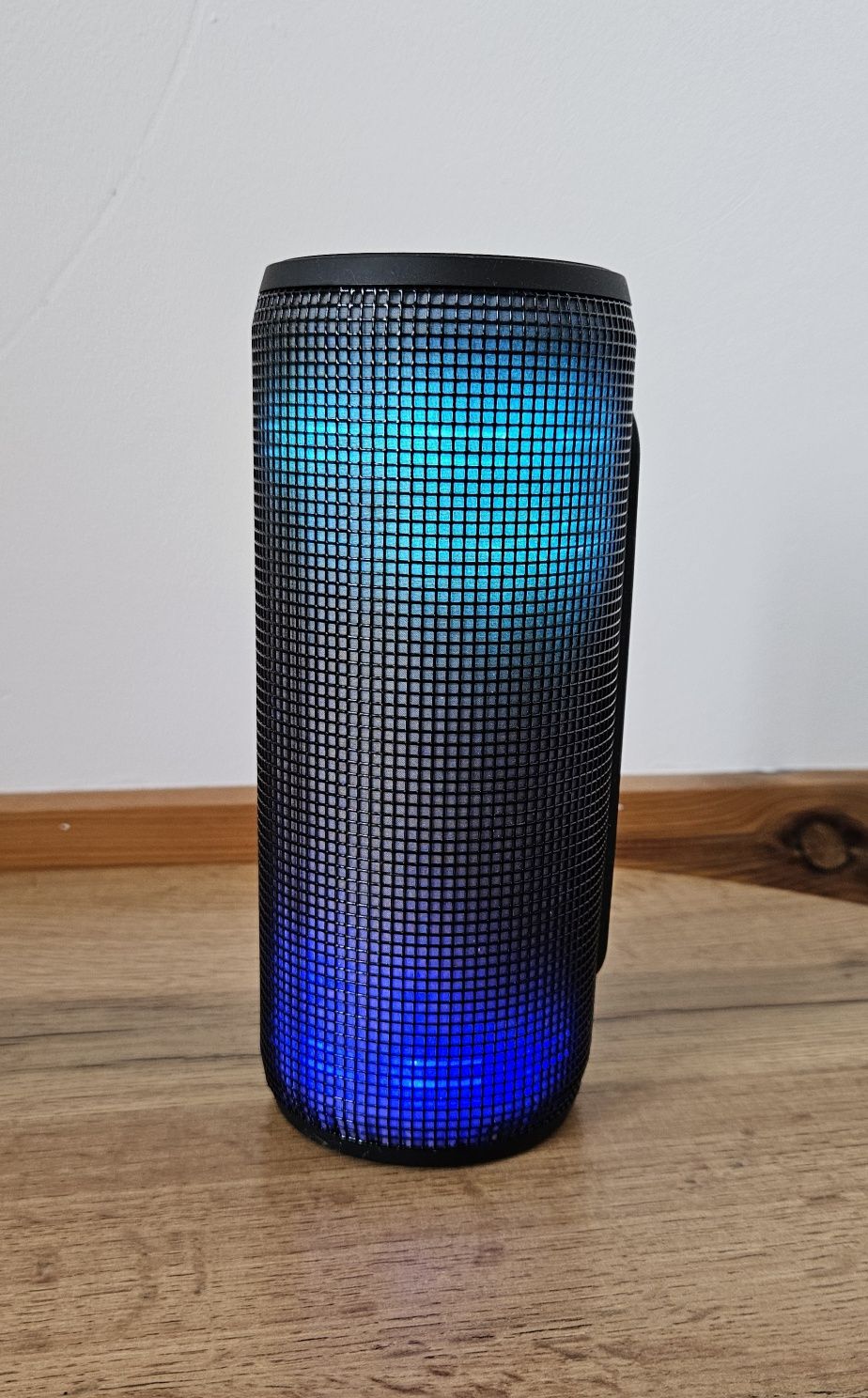 Głośnik bezprzewodowy TRUST Dixxo Bluetooth światła imprezowe