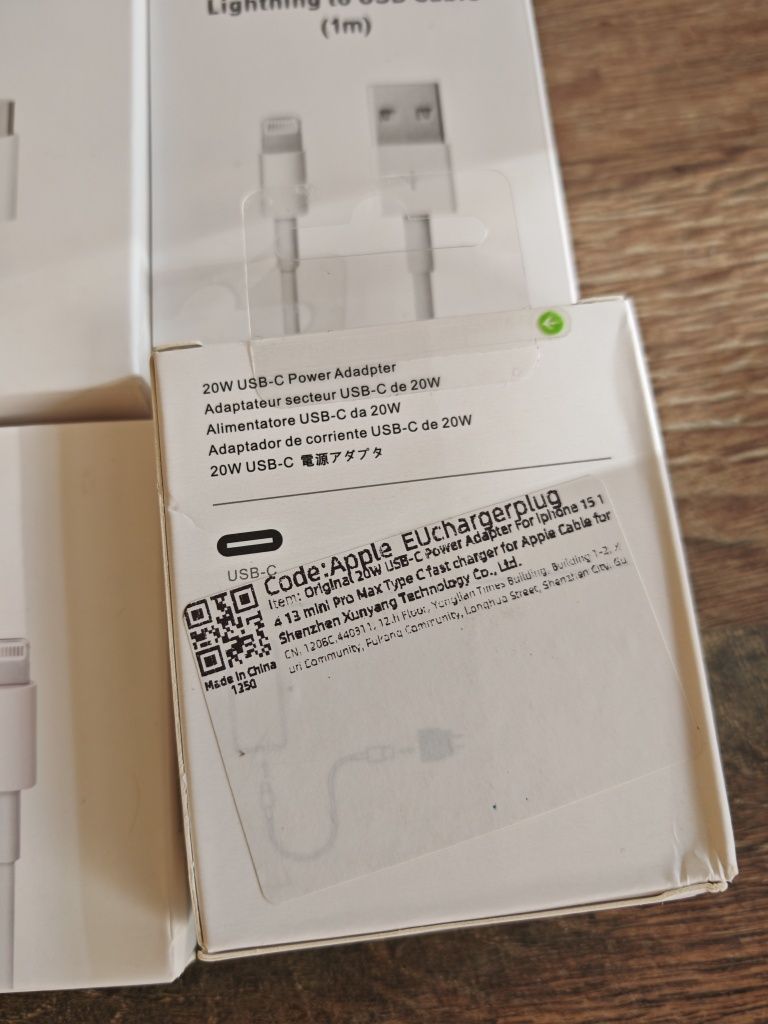 Capas iPhone 16 e Carregador e cabos