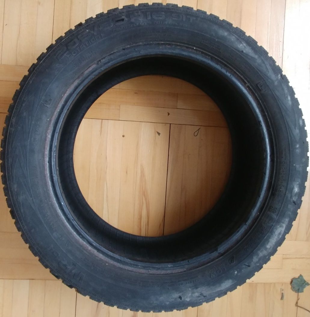 Opony  2 szt  Nokian WR D4 205 55 R16 Zimowe