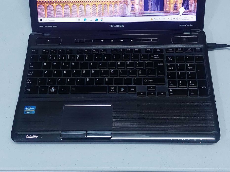 Toshiba i7 16Gb RAM bateria nova