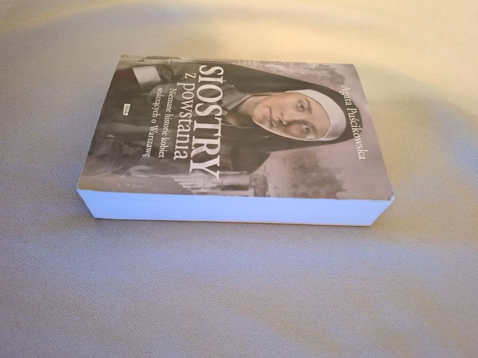 książka "Siostry z powstania" wyd.kieszonkowe
