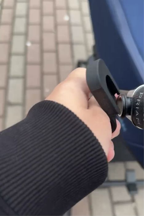 Гачок крючок тримач речей для коляски Cybex