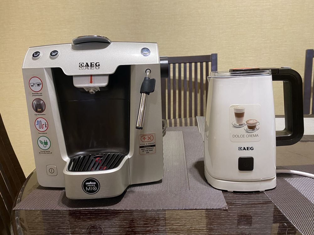 Кавомашина AEG Favola Plus