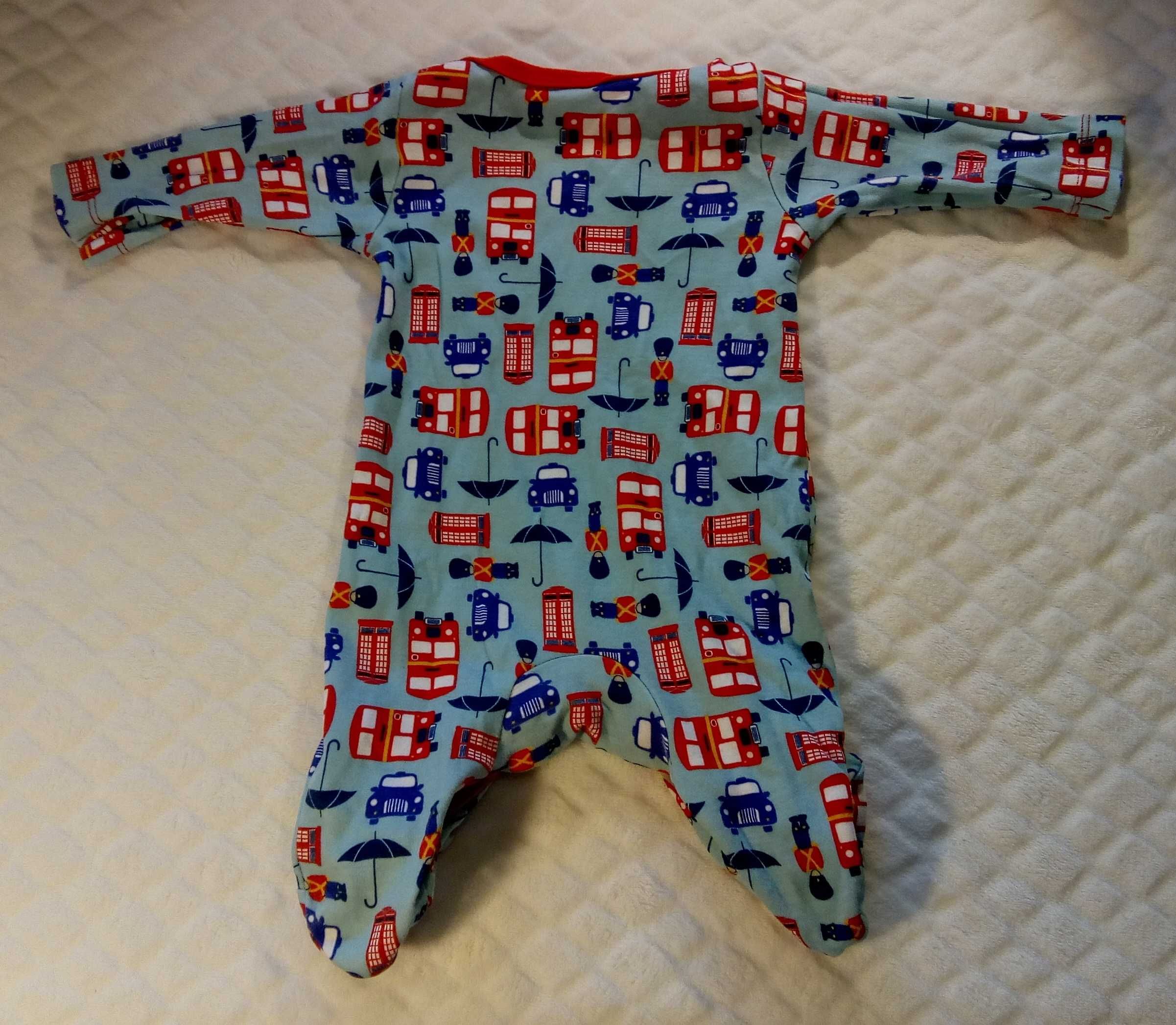 Pajacyk chłopięcy – autka, autobusy, parasole, (4,5kg) (Odzież)