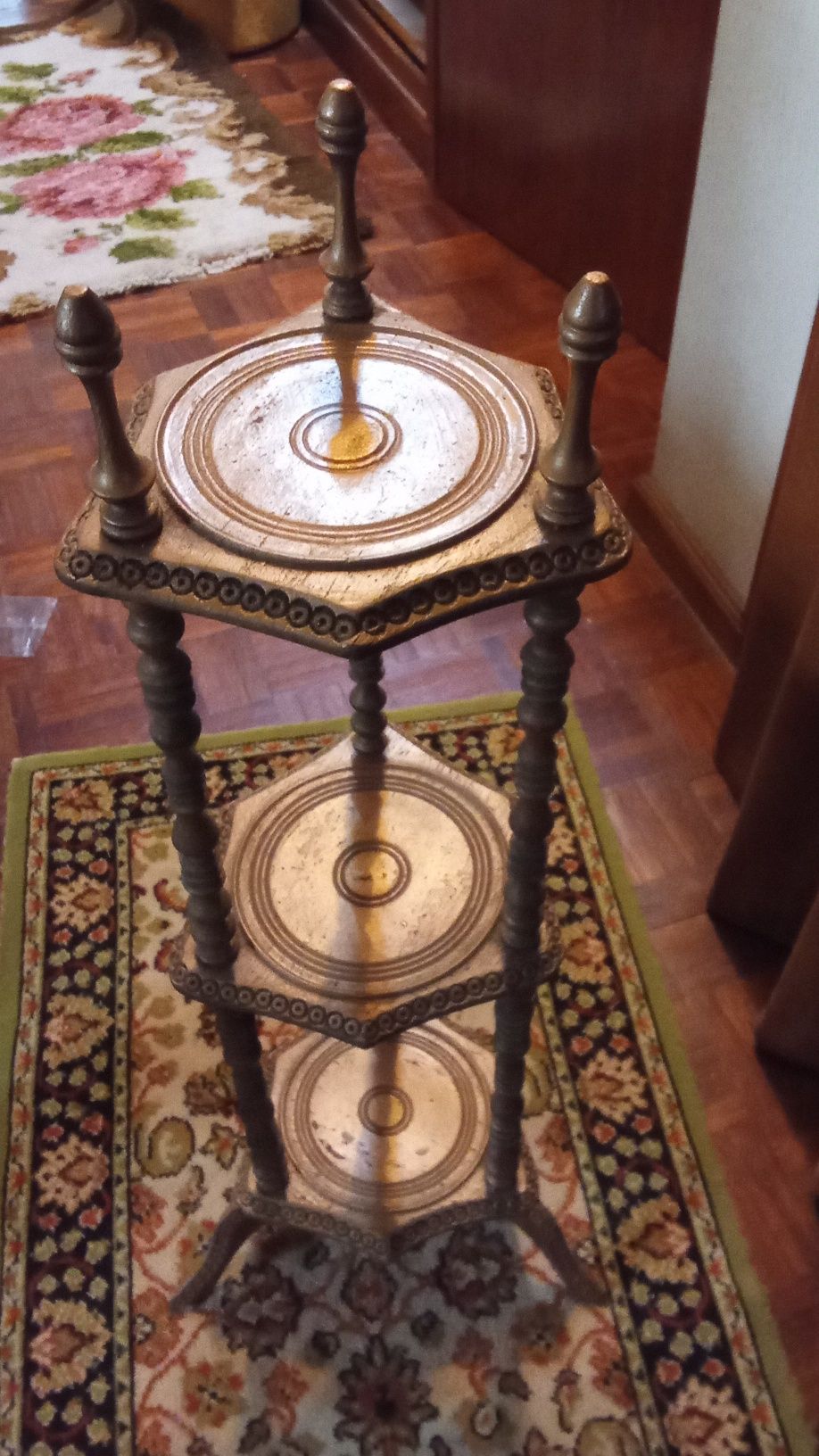 MESAS CHÃO  E Outros Para Qualquer Lugar. Com 6 Fotos
