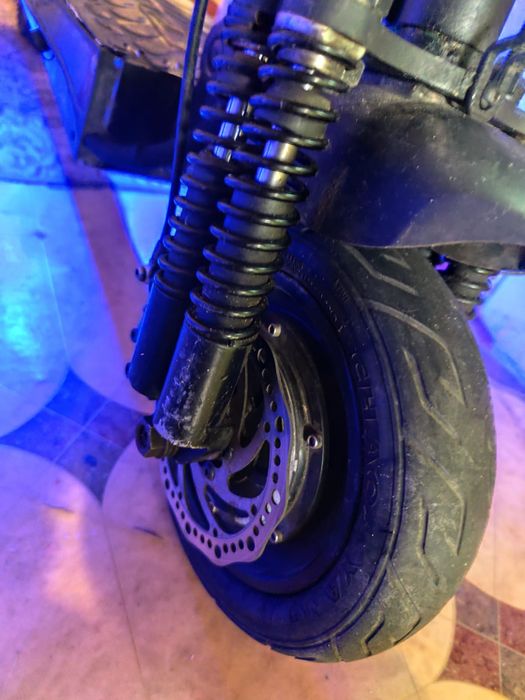 Электросамокат Crosser t4 ПОЛНЫЙ ПРИВОД
Электросамокат переделан на по