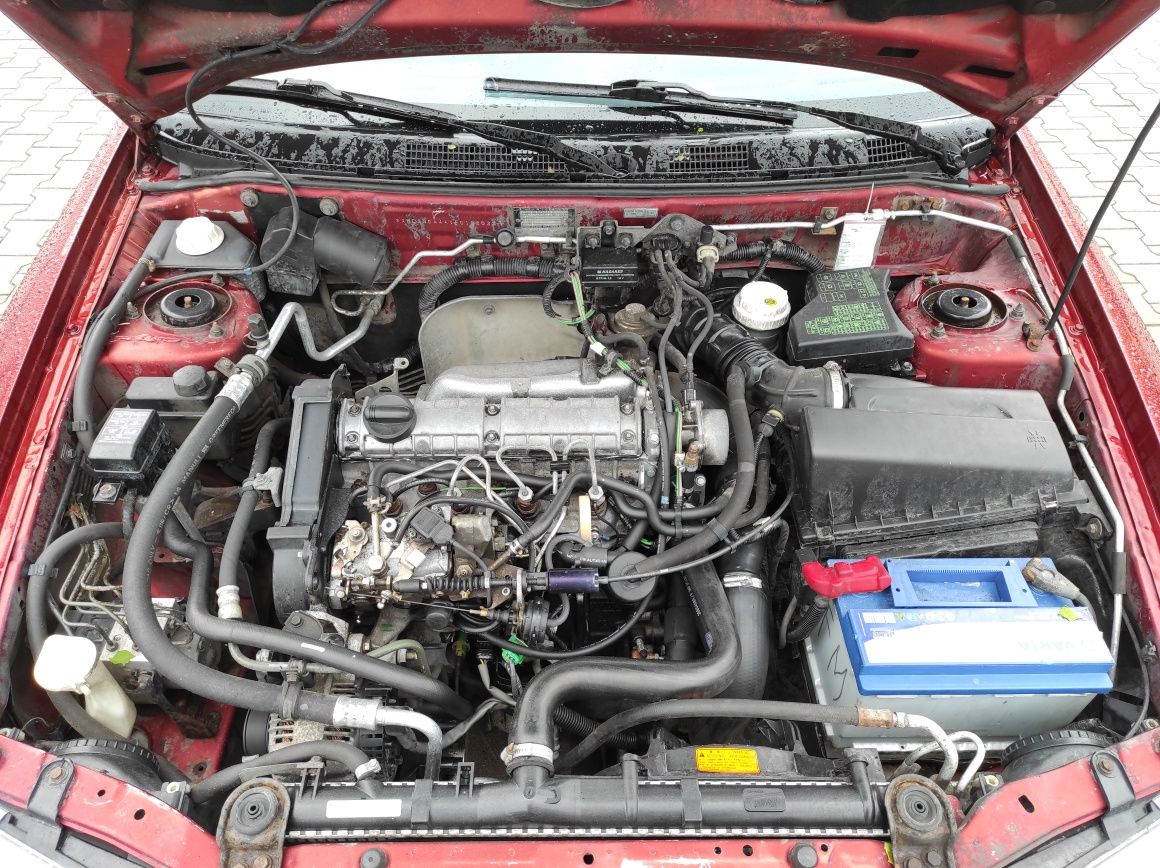 Mitsubishi Carisma 1.9 Diesel 2000r. Sprawna klimatyzacja Stan dobry