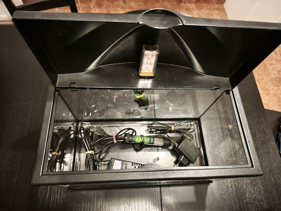 Vendo aquário 20litros impecável