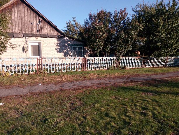 Продам участок с небольшим домиком, красная линия в пгт Юрьевка
