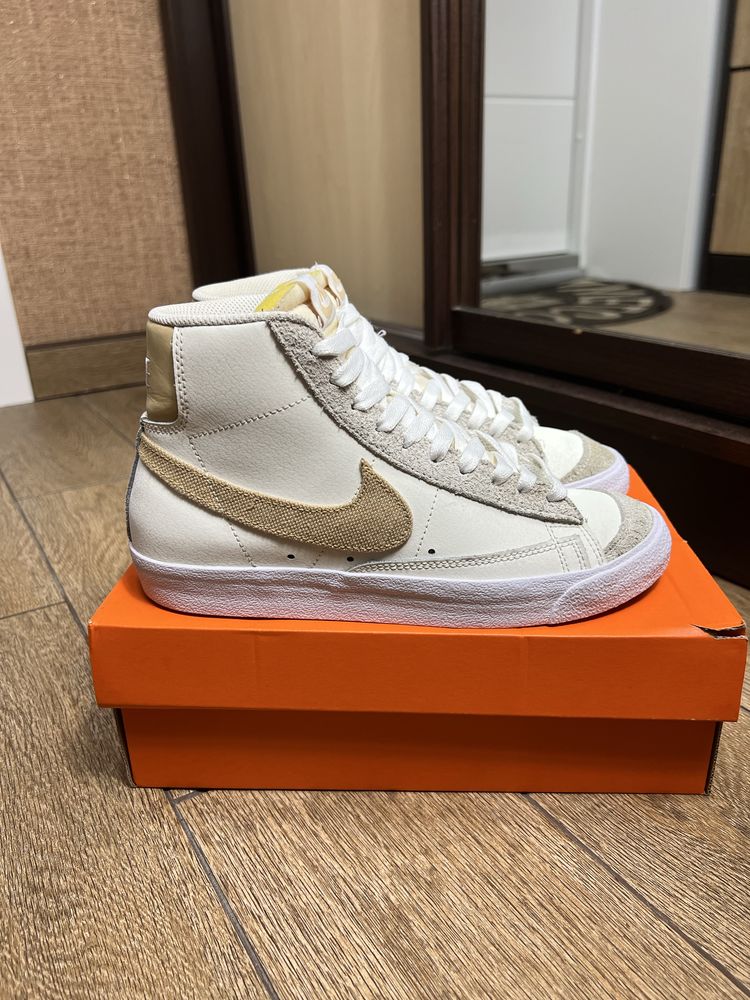Кросівки Nike Blazer Mid 77 Sail Sesame White DH4106-100 РОЗМІР 39