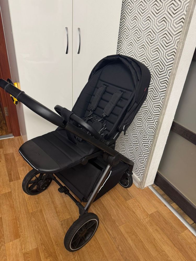 Дитяча коляска прогулянкова Carrello Ultra