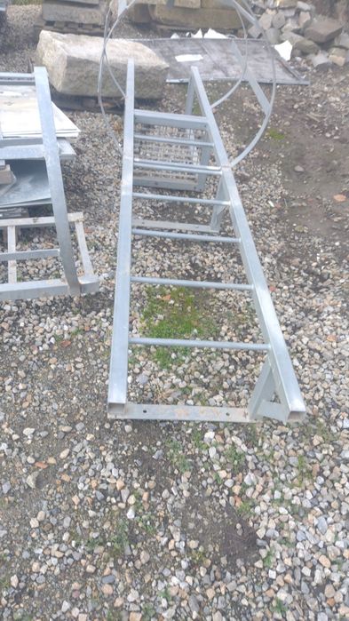 Drabina Ewakuacyjna z Koszem Zabezbieczeniem